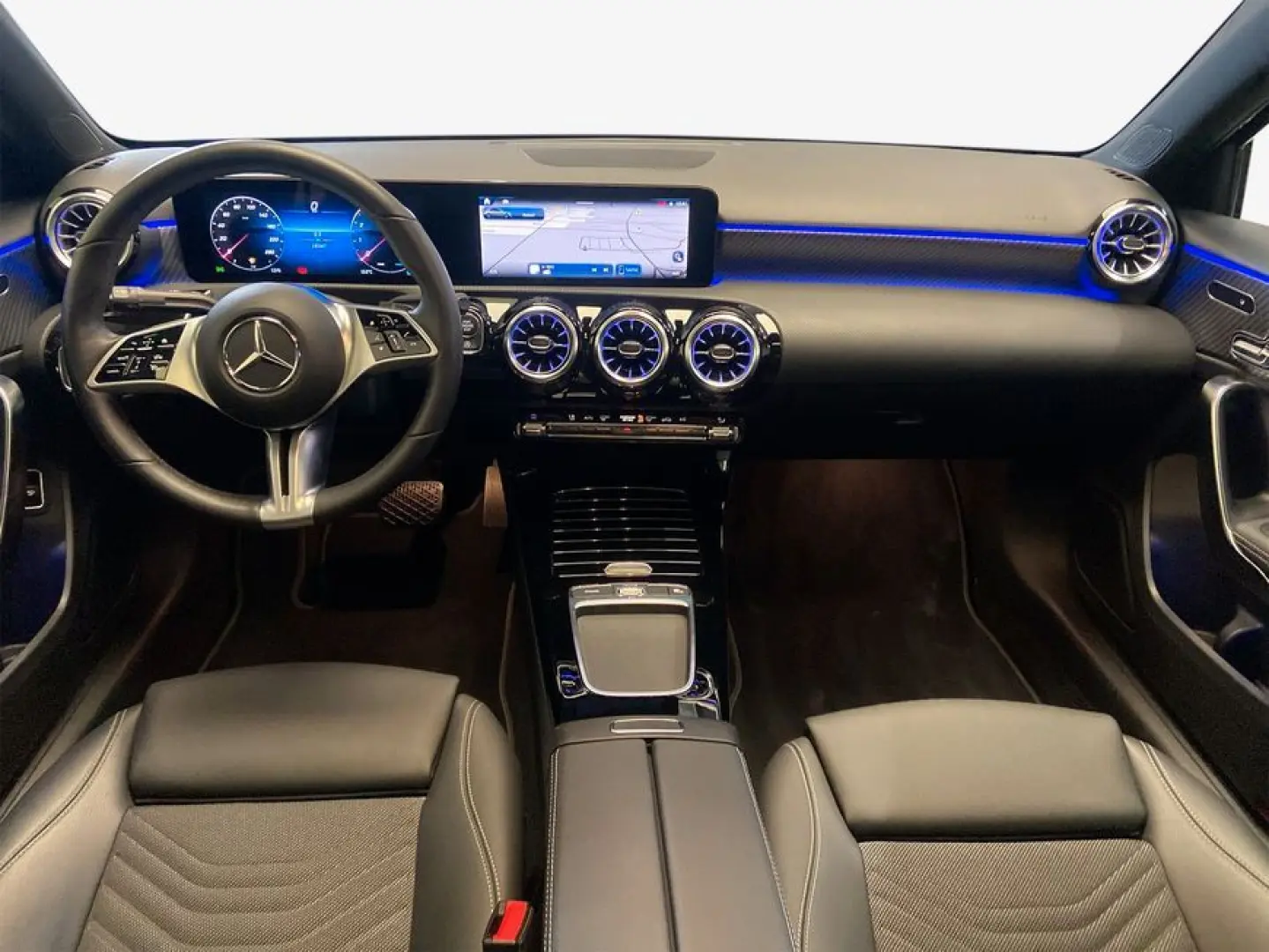 MERCEDES BENZ A200 Limo Progressive PANO LEASING