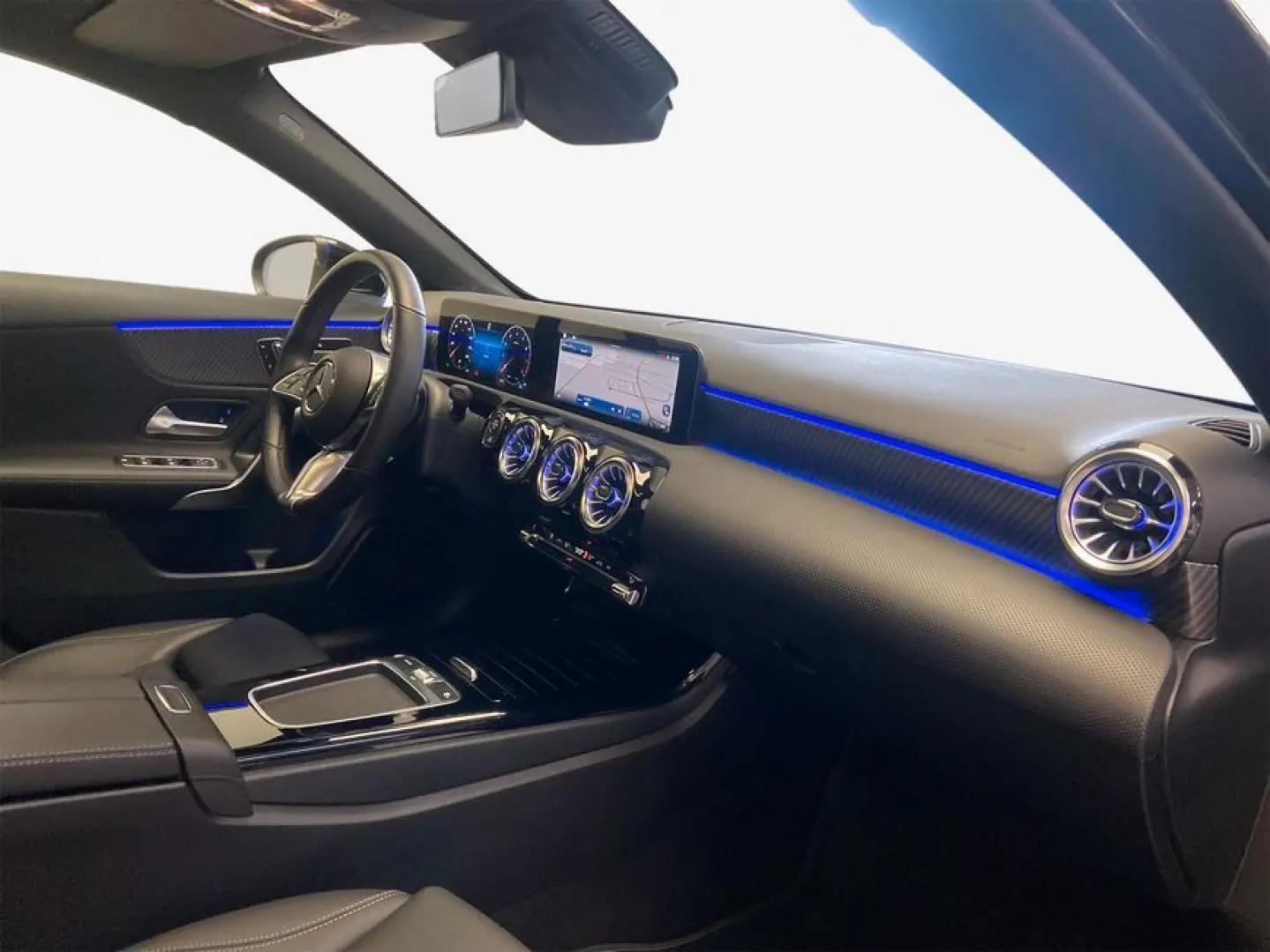 MERCEDES BENZ A200 Limo Progressive PANO LEASING