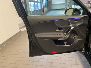 MERCEDES BENZ A200 Limo Progressive PANO LEASING