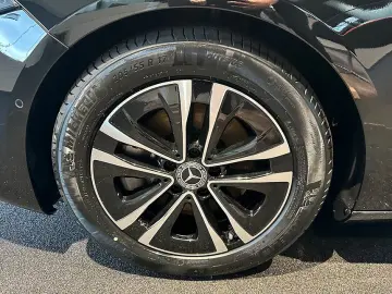 MERCEDES BENZ A220 4MATIC LIMO+Progressive+Multibeam+Pano