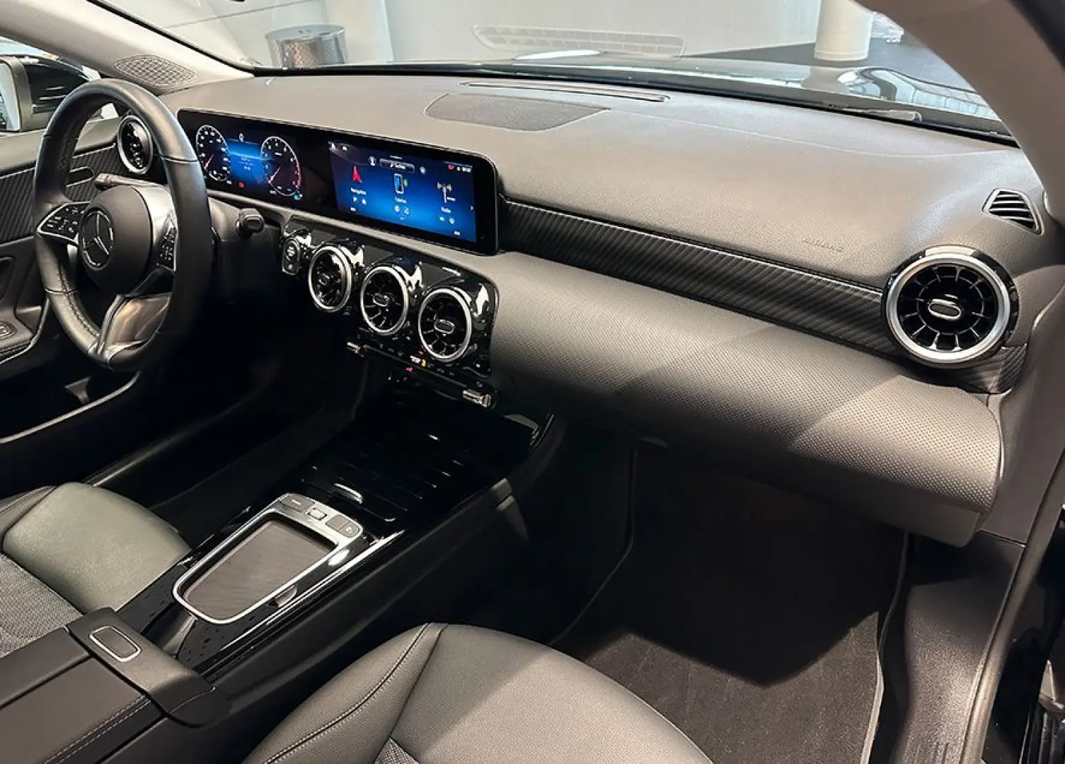 MERCEDES BENZ A220 4MATIC LIMO+Progressive+Multibeam+Pano