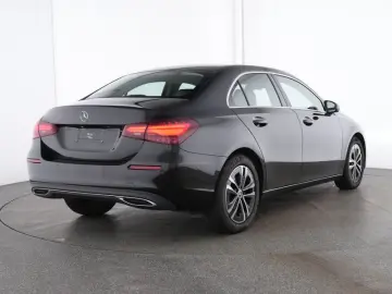 MERCEDES BENZ A220 4MATIC Limousine Progressive