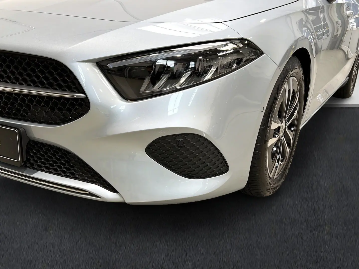 MERCEDES BENZ A220 4MATIC Limo PROGRESSIVE LEASING