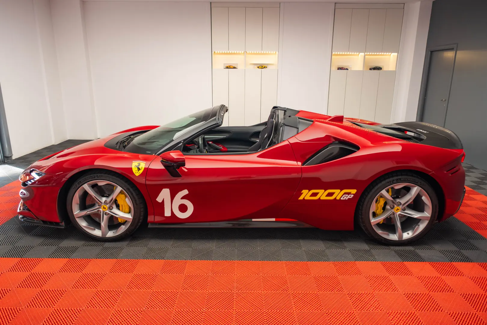 Ferrari SF90 Spider Tailor Made Ispirazioni 16