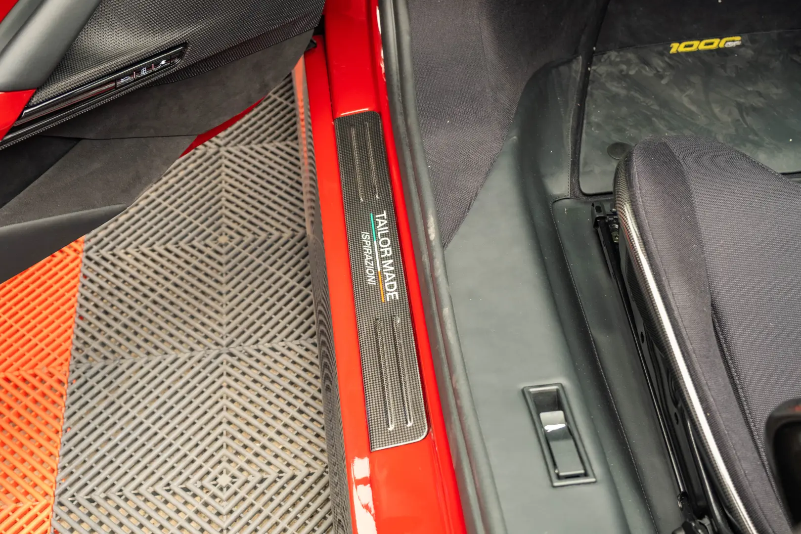 Ferrari SF90 Spider Tailor Made Ispirazioni 16