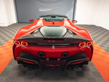 Ferrari SF90 Spider Tailor Made Ispirazioni 16