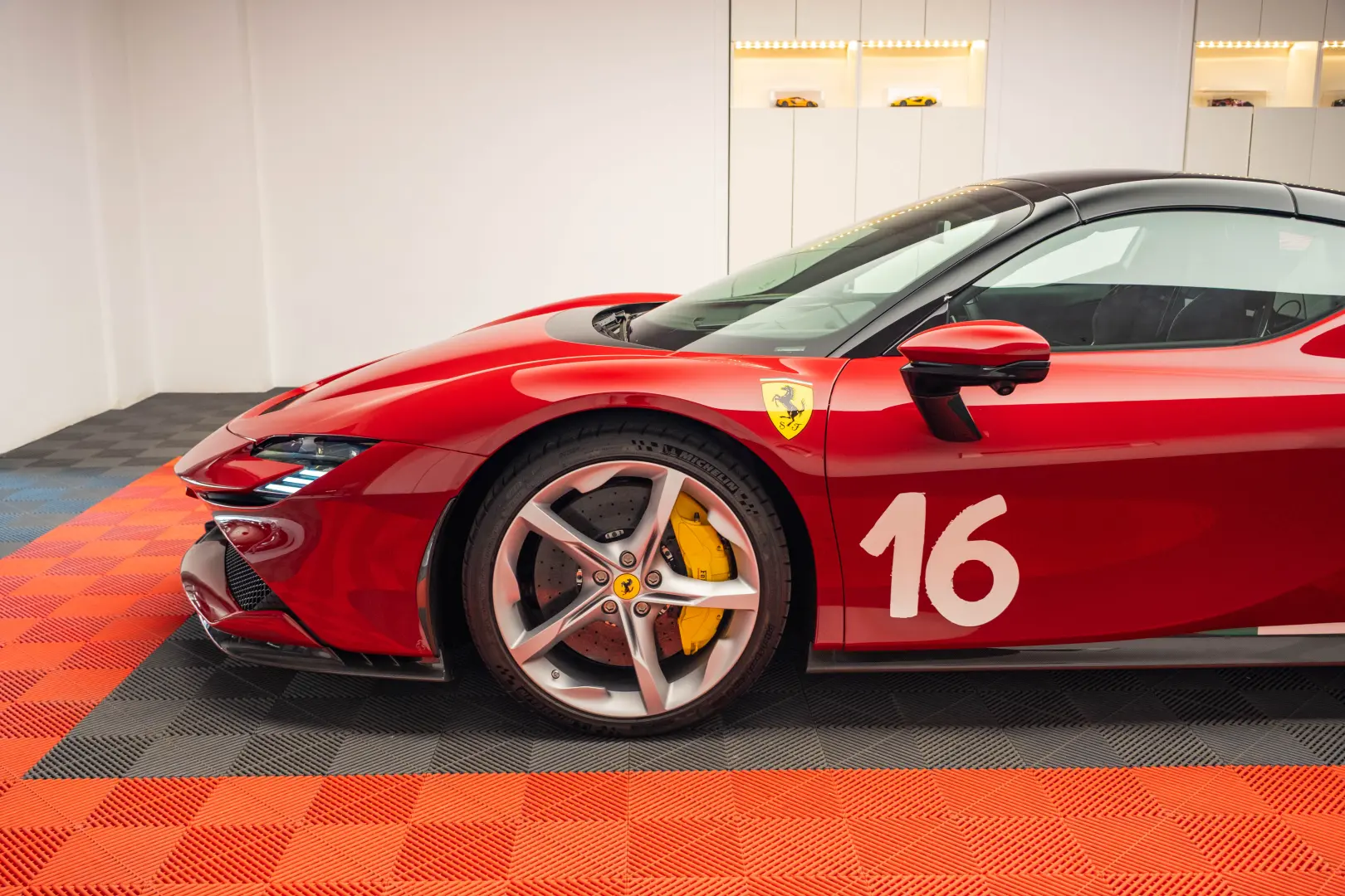 Ferrari SF90 Spider Tailor Made Ispirazioni 16