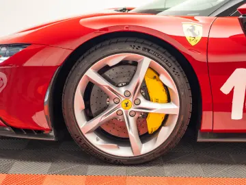 Ferrari SF90 Spider Tailor Made Ispirazioni 16