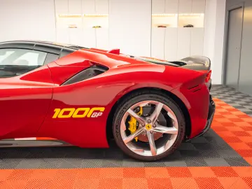Ferrari SF90 Spider Tailor Made Ispirazioni 16