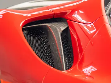 Ferrari SF90 Spider Tailor Made Ispirazioni 16