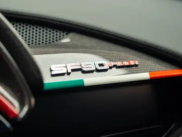 Ferrari SF90 Spider Tailor Made Ispirazioni 16