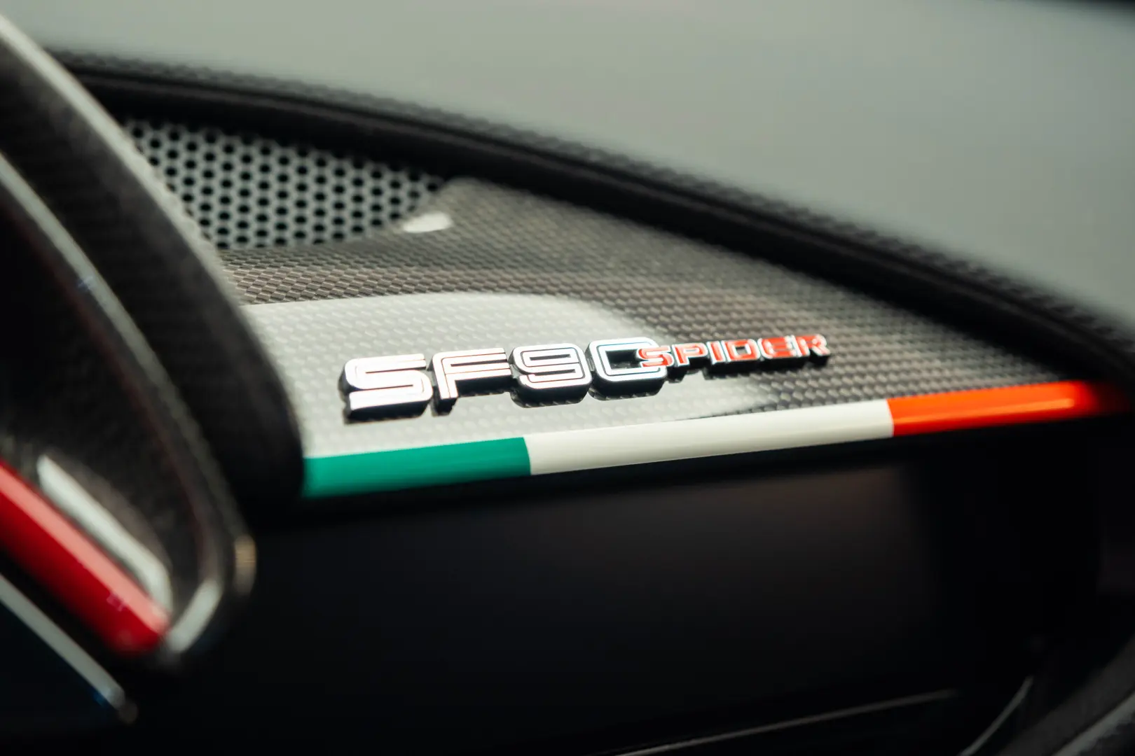 Ferrari SF90 Spider Tailor Made Ispirazioni 16