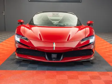 Ferrari SF90 Spider Tailor Made Ispirazioni 16