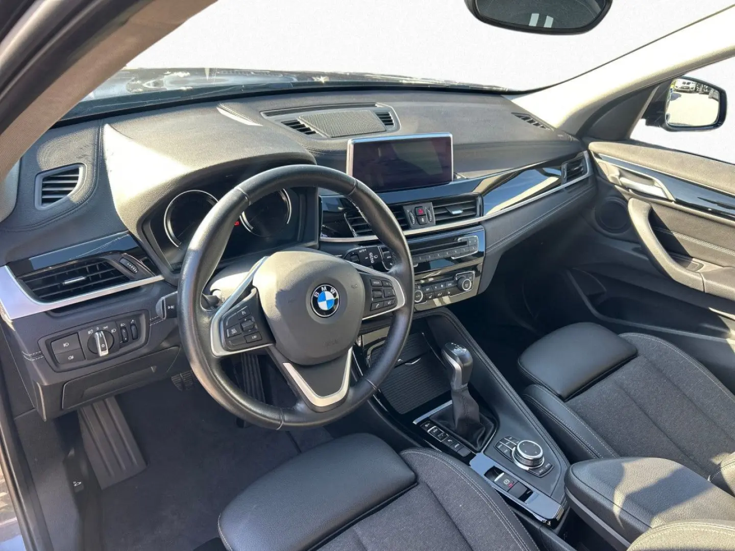 X1 xDrive25e Sport Line LED AHK HiFi Navi SHZ