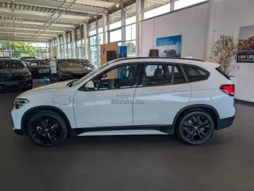 X1 xDrive25e Sport Line Steptronic Aut. Head-Up