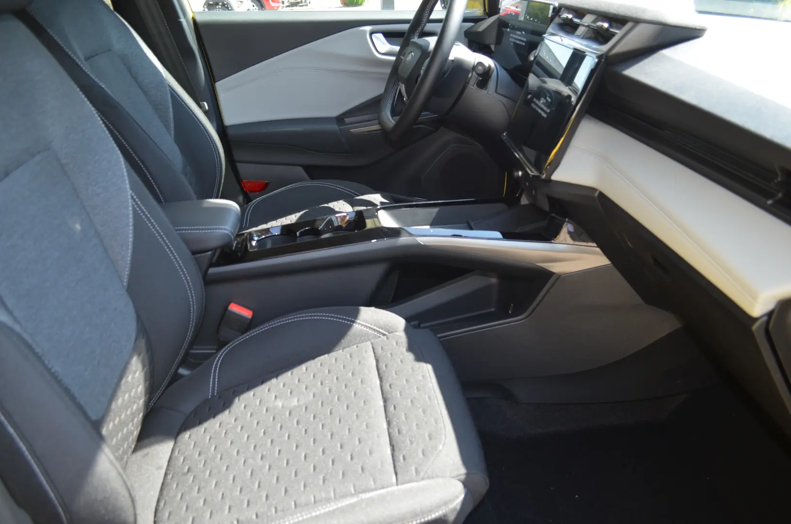 Ford Puma Gen-E 5 uși Select motor electric 168 CP AT