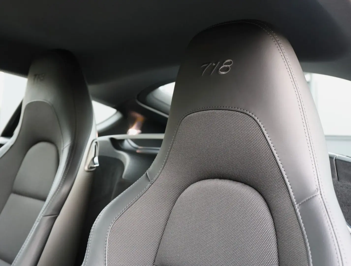 718 Cayman T Chrono CarPlay LED