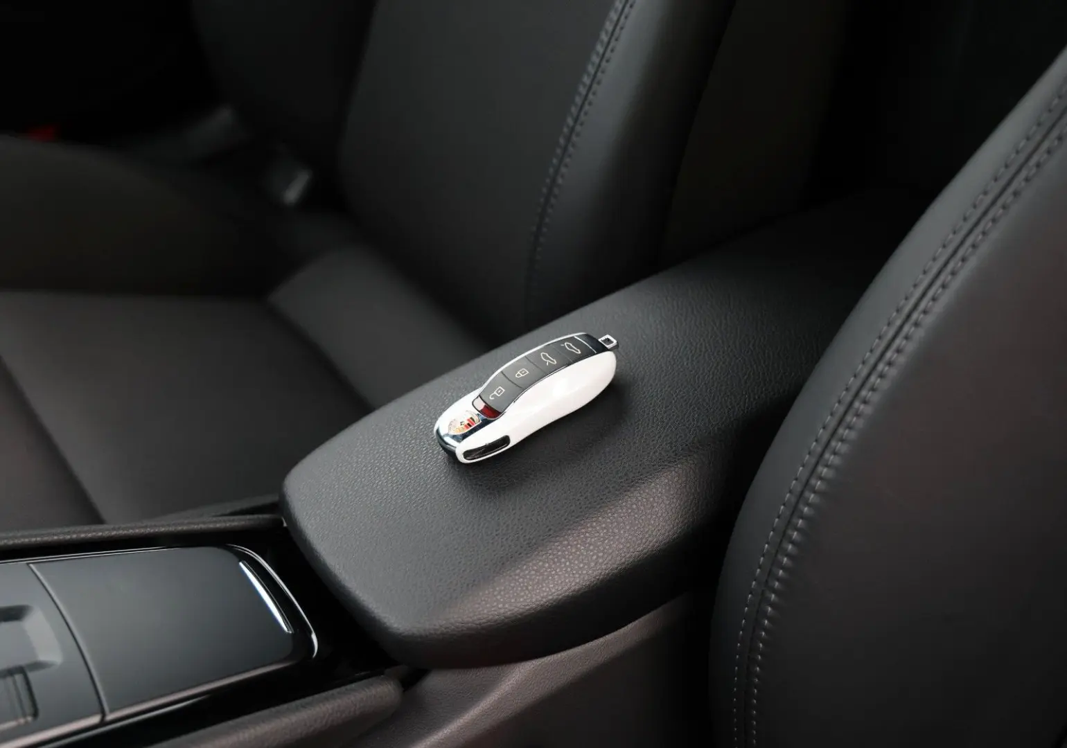 718 Cayman T Chrono CarPlay LED