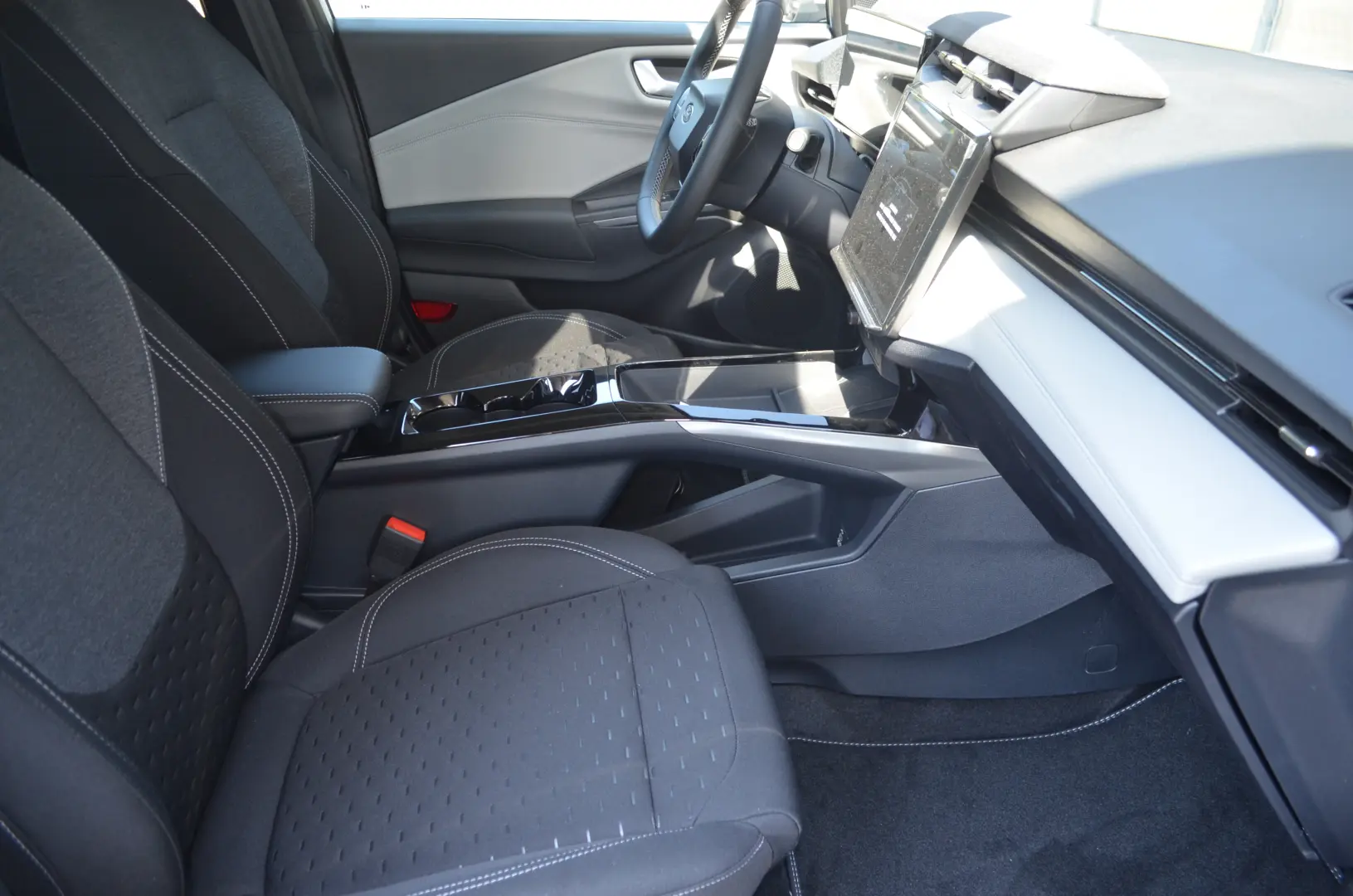 Ford Puma Gen-E 5 uși Select motor electric 168 CP AT