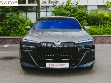 BMW i7