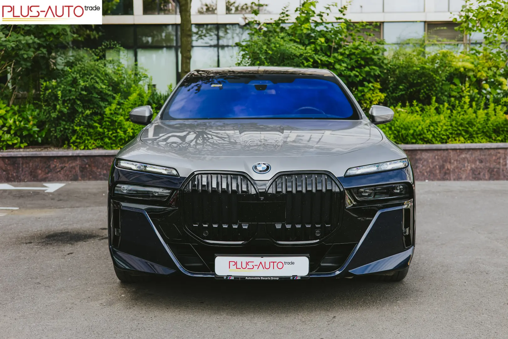BMW i7