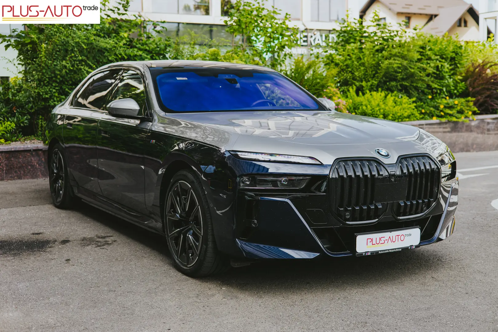 BMW i7