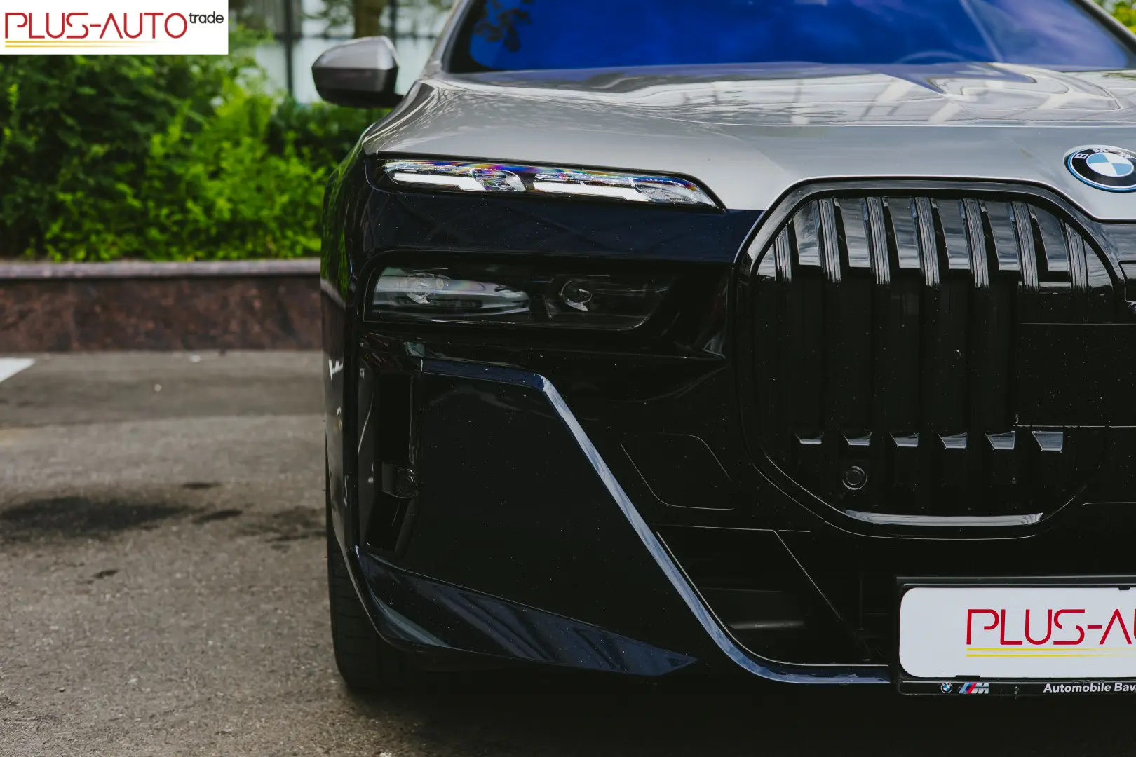 BMW i7