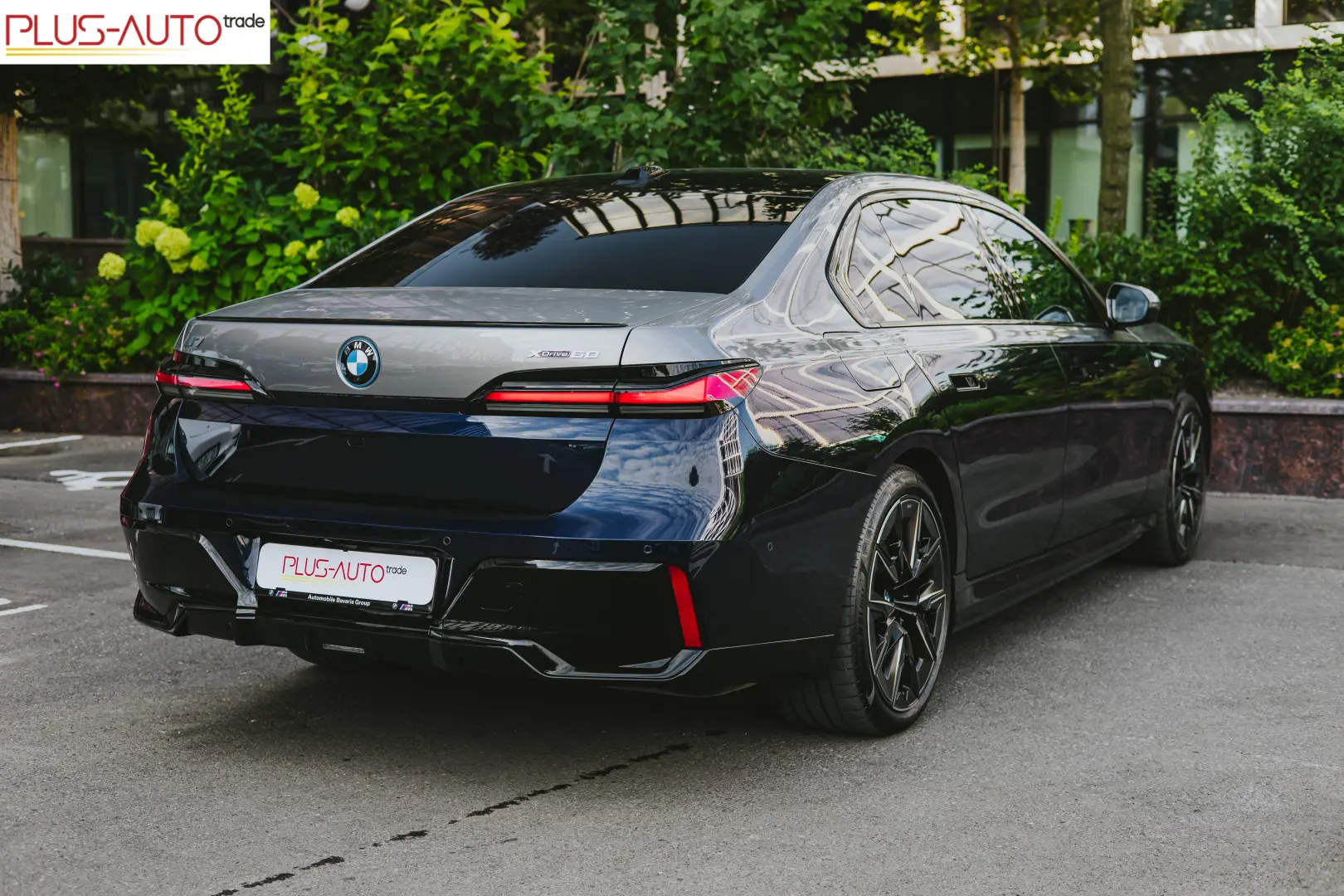 BMW i7