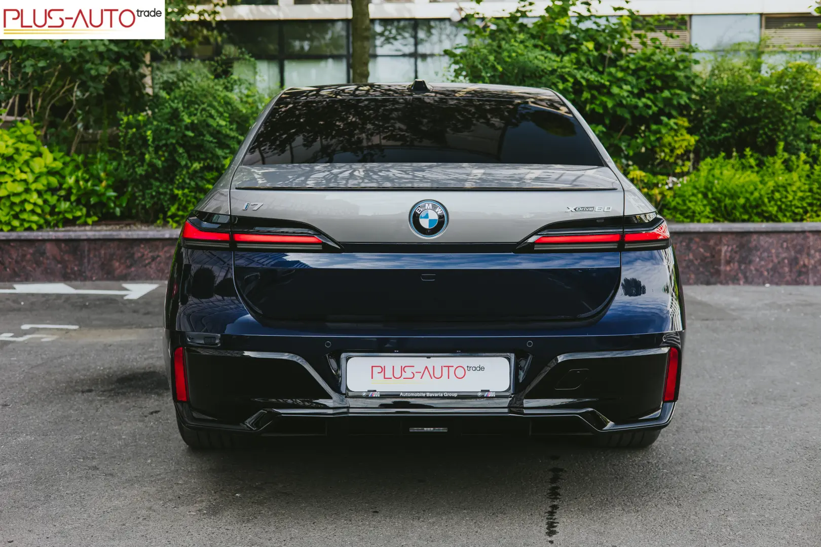 BMW i7
