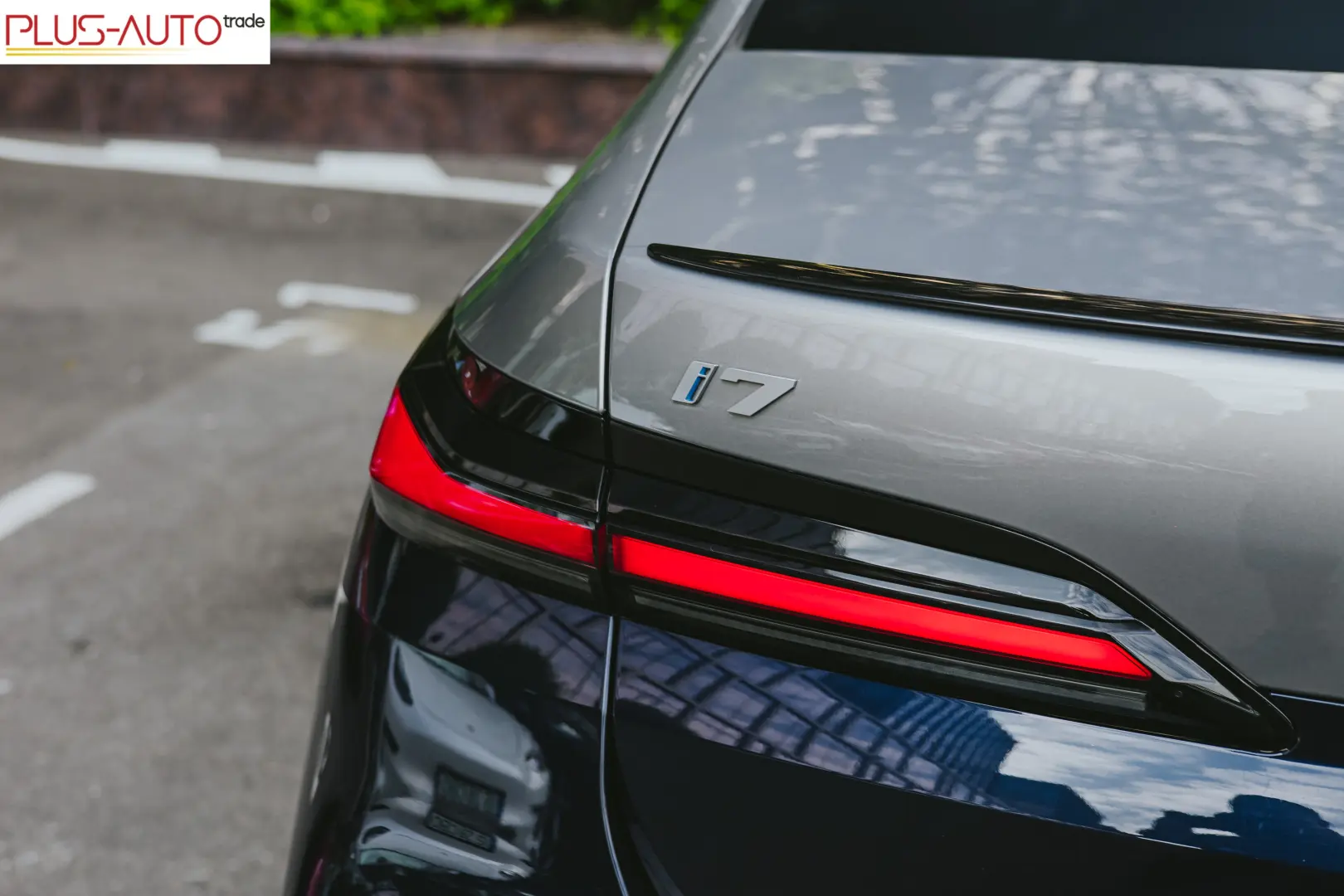 BMW i7