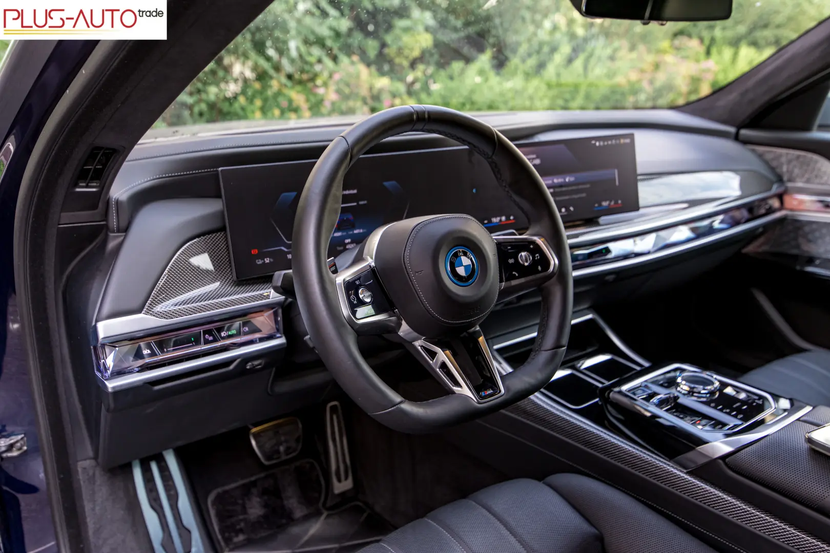 BMW i7