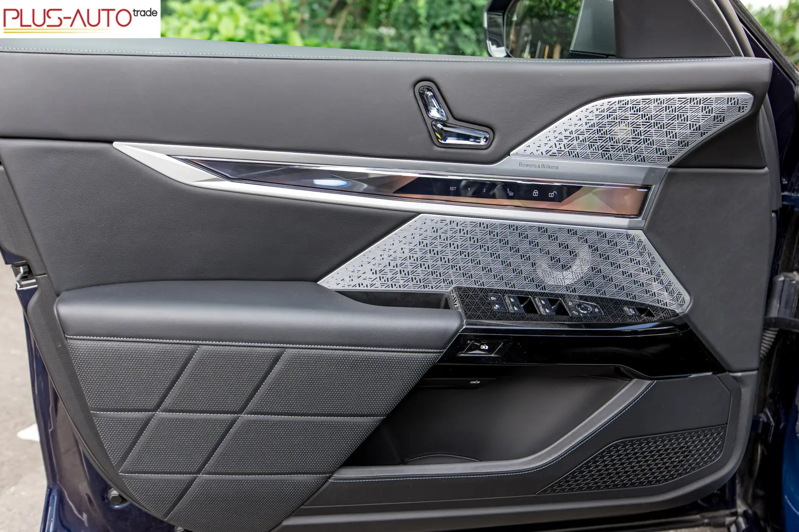 BMW i7