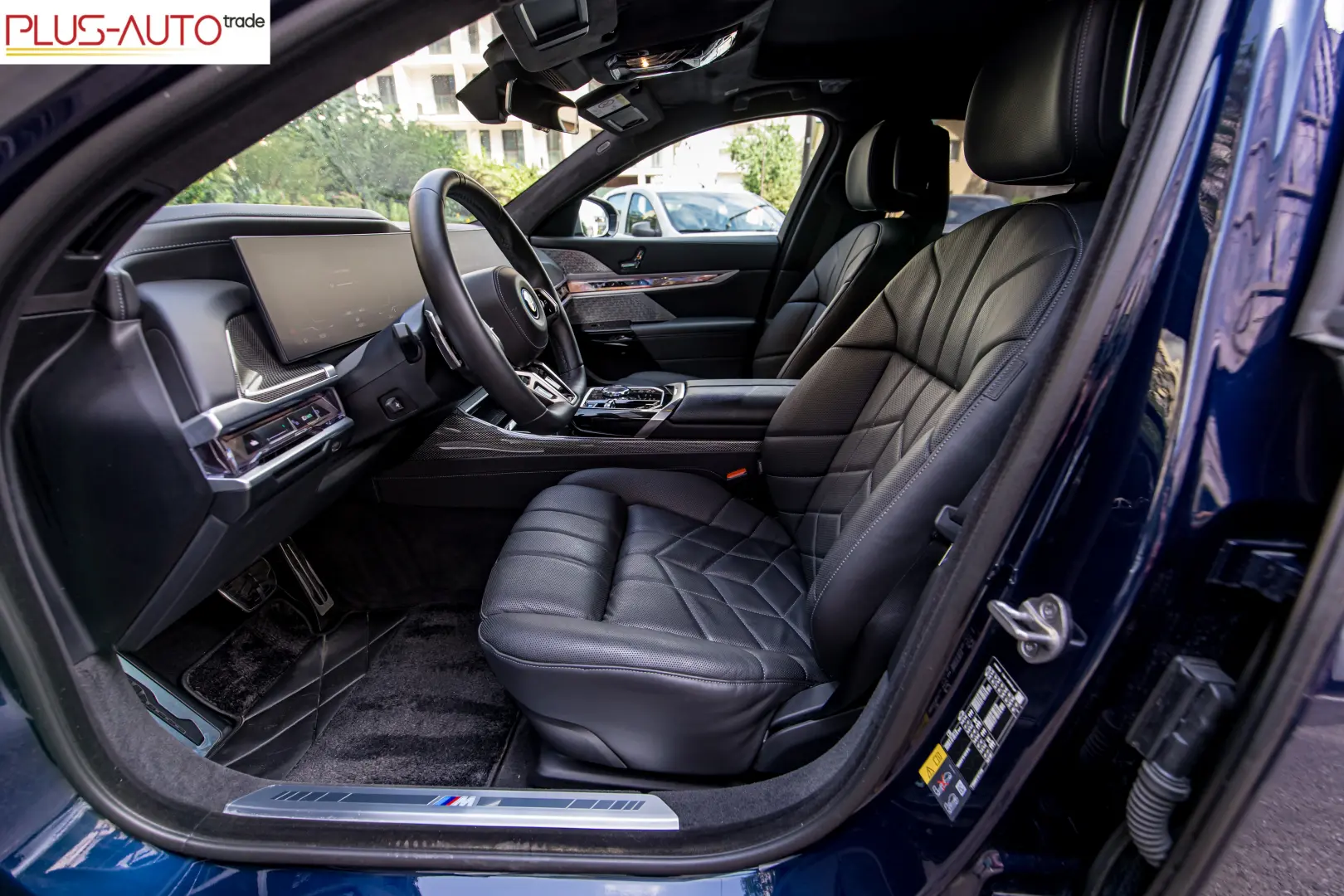BMW i7