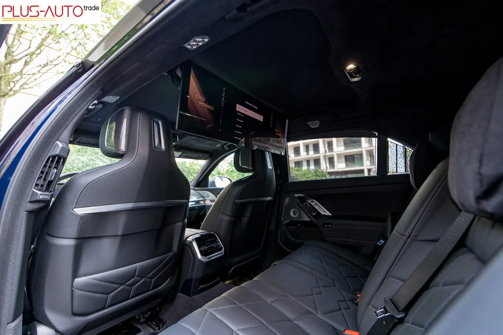 BMW i7