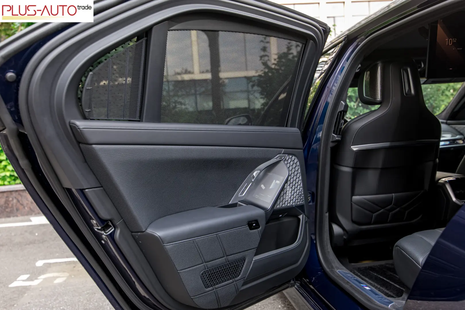 BMW i7