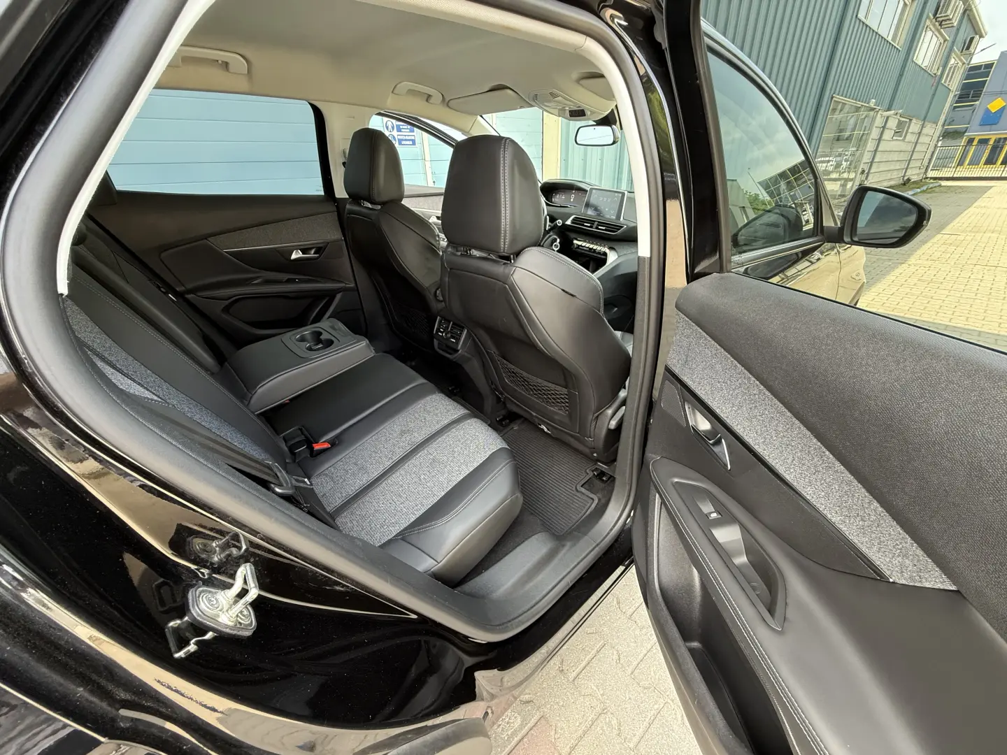Peugeot 3008 1.5 BlueHDI S&S EAT8 Allure
