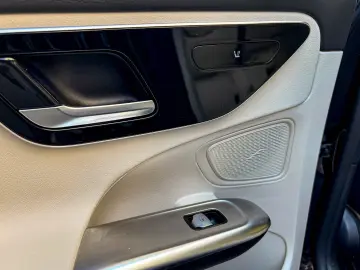 Mercedes-Benz C180