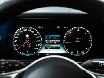 G 400 d G63 AMG OPTIK VOLLAUSSTATTUNG GARANTIE