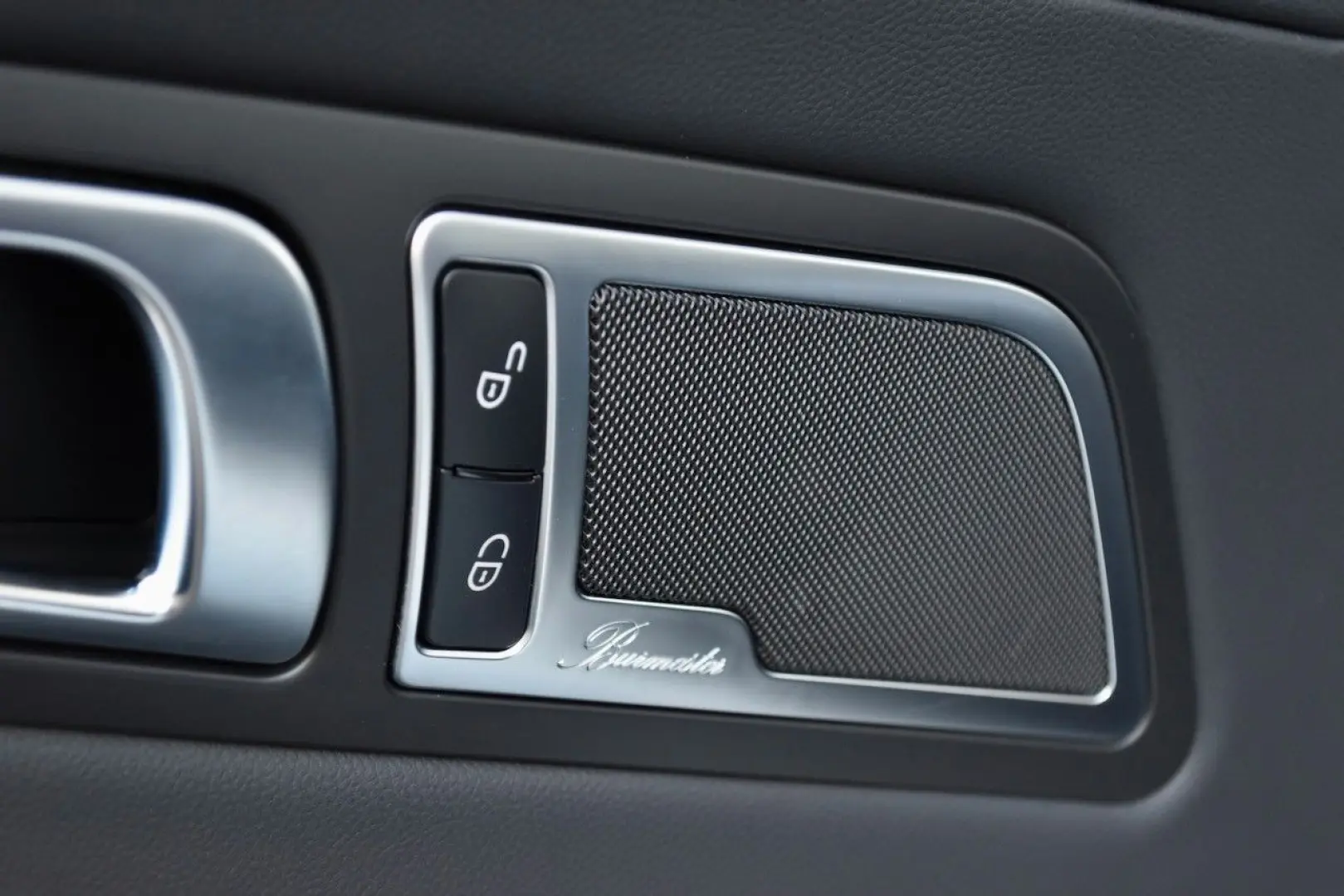 AMG GT ROADSTER BURMESTER AIRSCARF