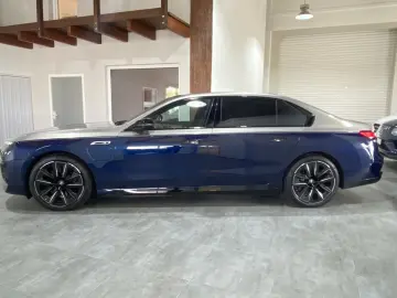 M760 e xDrive Vollausst. ehem.NP: 201.915 ¤