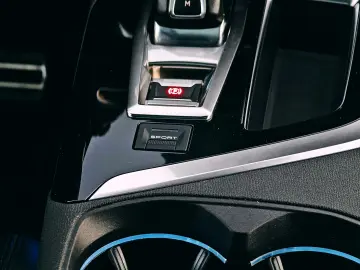 Peugeot 3008 1.2 PureTech Turbo S&S EAT6 GT-Line