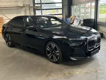 740 d xDrive M-Sport PanSKYDACH B&W Merino Leder
