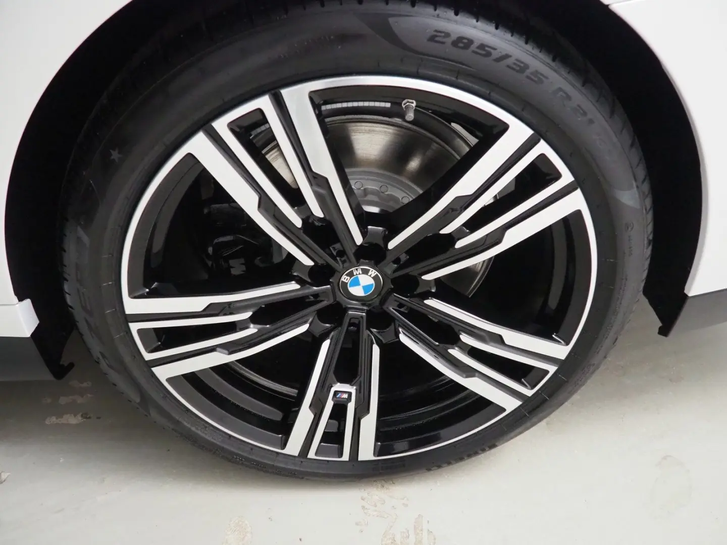 740d xDrive Limousine M-Sport UPE €163870