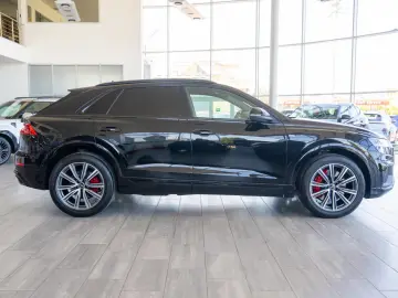 Audi Q8 60 TFSIe 3.0 Quattro Tiptronic 