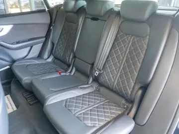 Audi Q8 60 TFSIe 3.0 Quattro Tiptronic 