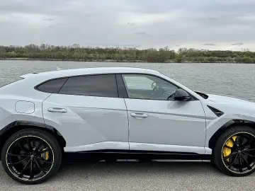 Urus AWD Aut.