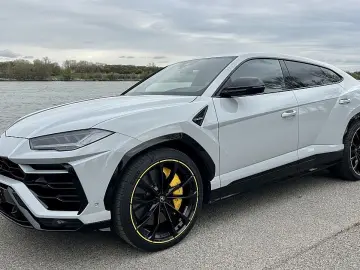 Urus AWD Aut.
