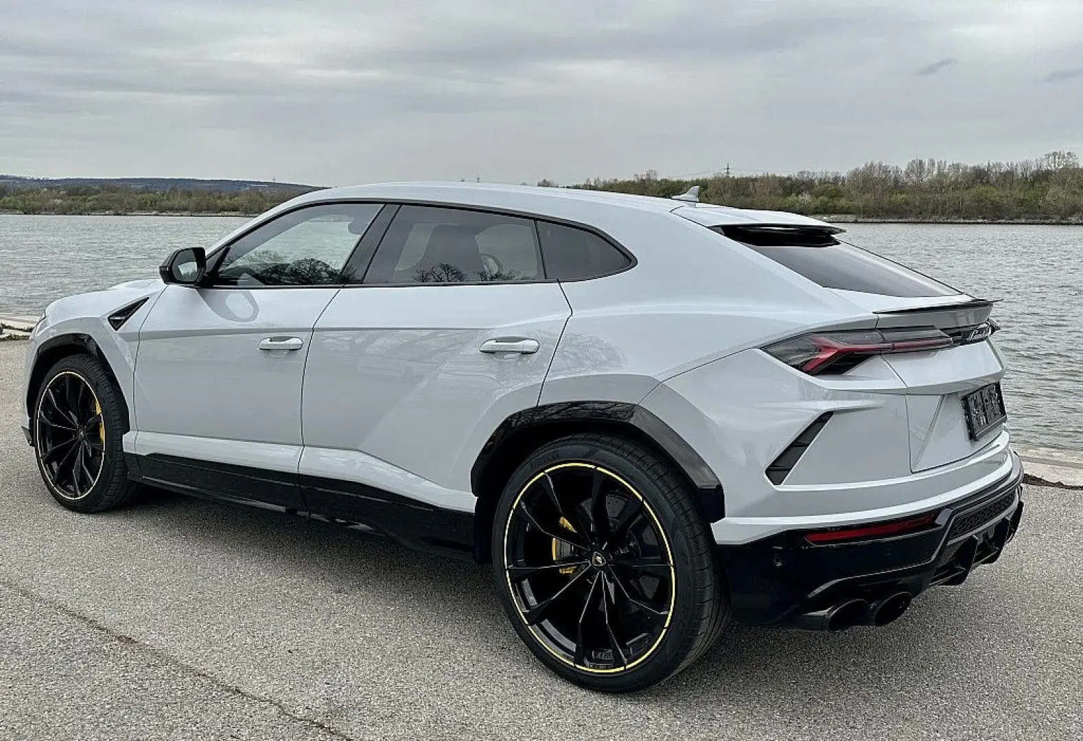 Urus AWD Aut.