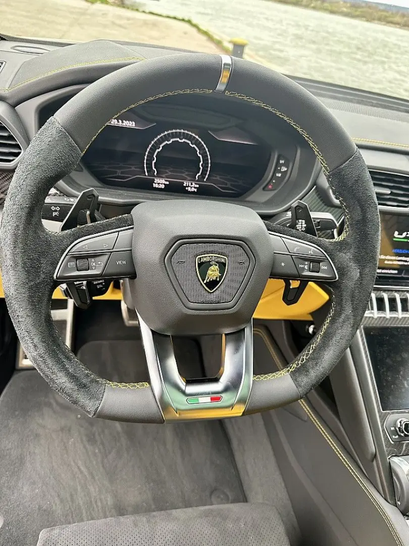 Urus AWD Aut.