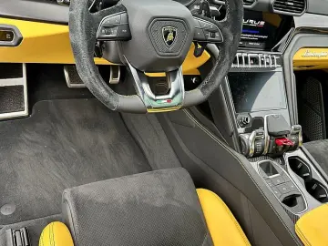 Urus AWD Aut.